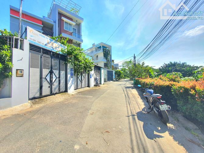 Bán đất hẻm 39, đường 102, Lã Xuân Oai, Tăng Nhơn Phú A, Q9. - DT 75m2 (4x19) - Giá 5 tỷ