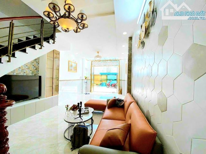 Bán nhà đường Huỳnh Tấn Phát, 4 tầng, giá 5.8 tỷ - 1