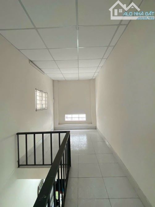 Nhà bán P.Hoà Bình 30m2 giá 850tr đường xe hơi gần sân banh Biên Hoà Biên Nhận Riêng - 2