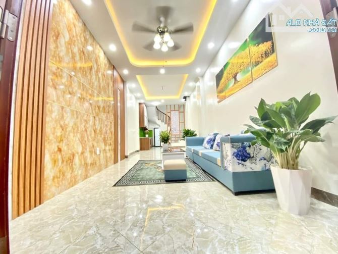 Bán nhà Lê Thanh Nghị 30m2, 4 tầng, gần phố, ở ngay. Nhỉnh 3.8 tỷ