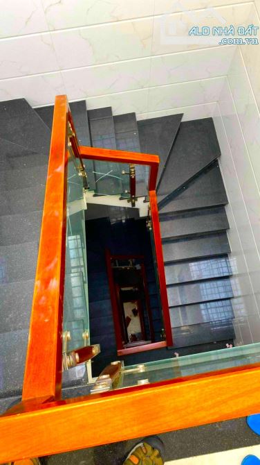 BÁN NHÀ ĐẸP MẶT TIỀN HÀN HẢI NGUYỄN QUẬN 11 - 5TẦNG 6PN 81M2 NỞ HẬU - CHỈ 15,2 TỶ TL. - 10