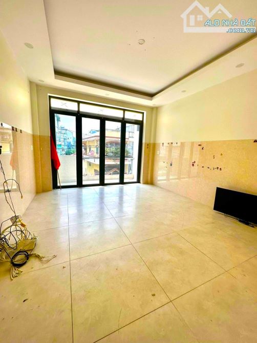 BÁN NHÀ ĐẸP MẶT TIỀN HÀN HẢI NGUYỄN QUẬN 11 - 5TẦNG 6PN 81M2 NỞ HẬU - CHỈ 15,2 TỶ TL. - 1