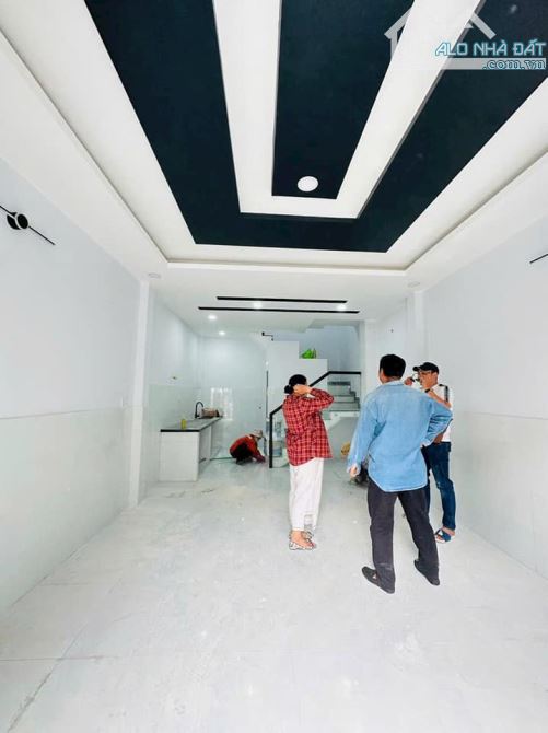 Chủ gửi bán gấp căn nhà Quận 12 vào hẻm 137/ Tân Hưng Thuận 3,8 tỷ/39,5 m2 sổ hồng 1 lầu - 2