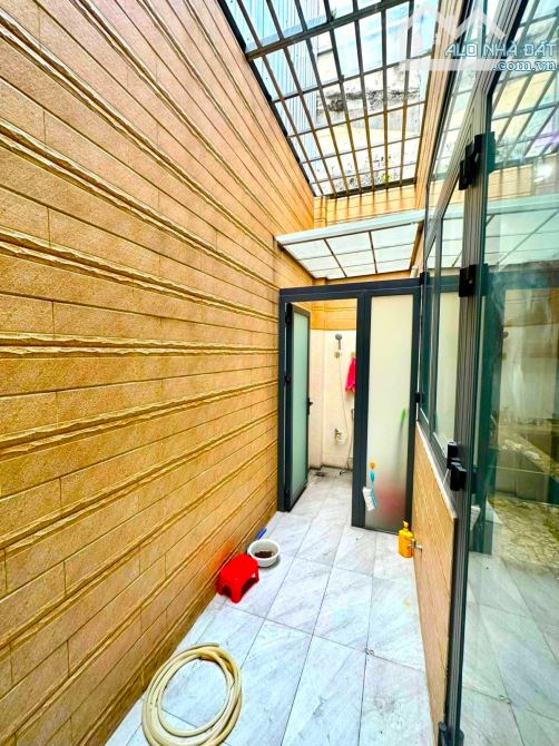 BÁN NHÀ ĐẸP MẶT TIỀN HÀN HẢI NGUYỄN QUẬN 11 - 5TẦNG 6PN 81M2 NỞ HẬU - CHỈ 15,2 TỶ TL. - 8