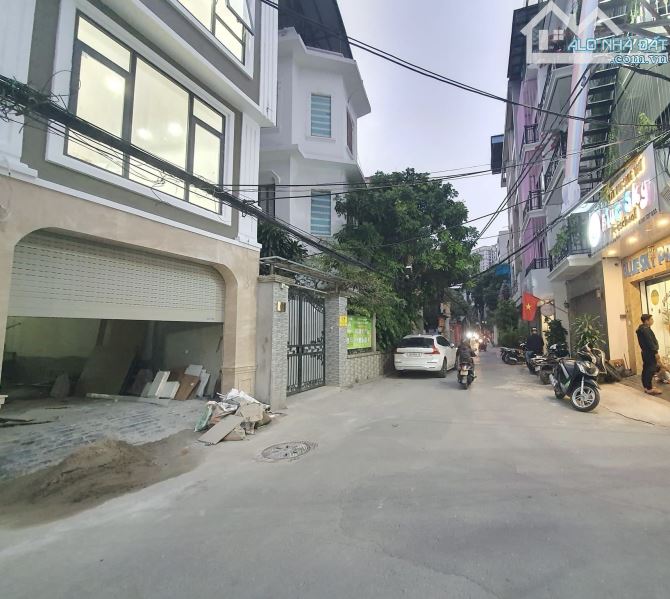 Bán nhà Lạc Long Quân, Ô tô tránh, Kinh doanh, gần Hồ 75m2, 8 tầng, giá 16.2 tỷ