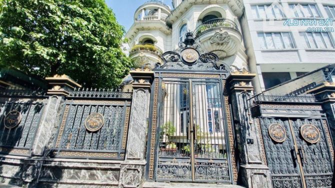 Biệt thự đường Nguyễn Trọng Tuyển, Phú Nhuận DT 9.5x15m, 4 tầng, giá 31 tỷ