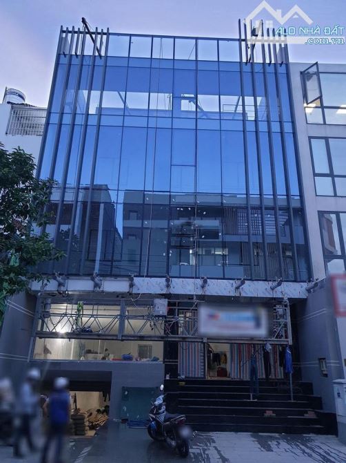 Cho thuê nhà Hầm 5 Tầng sàn trống suốt 700m2 Lương định của An Phú Quận 2