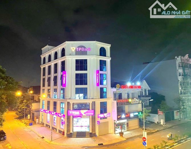 65 tỷ- giá chuyển nhượng toà nhà trụ sở TP.BANKS ,mặt tiền trung tâm hành chính,tp.dĩ an
