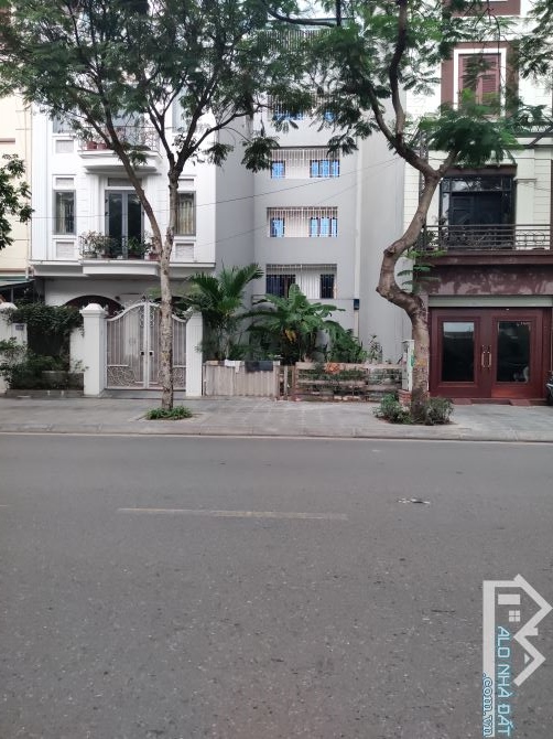 BÁN ĐẤT MẶT PHỐ VIỆT HƯNG 95M, MẶT TIỀN 6M, VỈA HÈ, KINH DOANH, CHO THUÊ. GIÁ 2X TỶ. - 2