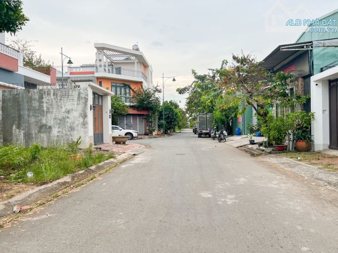 Bán gấp lô đất thuộc KDC Vĩnh Phú 1 - DT 230m2 - Giá rẻ 6,5 tỷ - 2