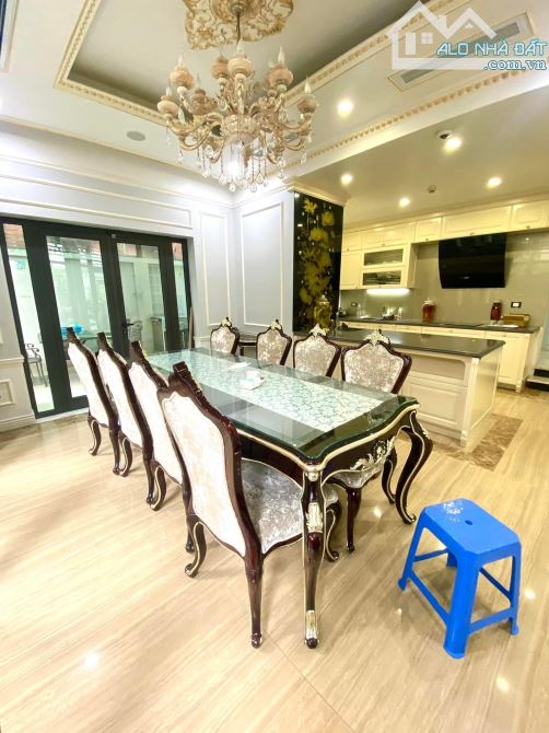 Nhà KĐT Dịch Vọng Công viên Cầu Giấy 268m mặt tiền 16m 74tỷ - 3