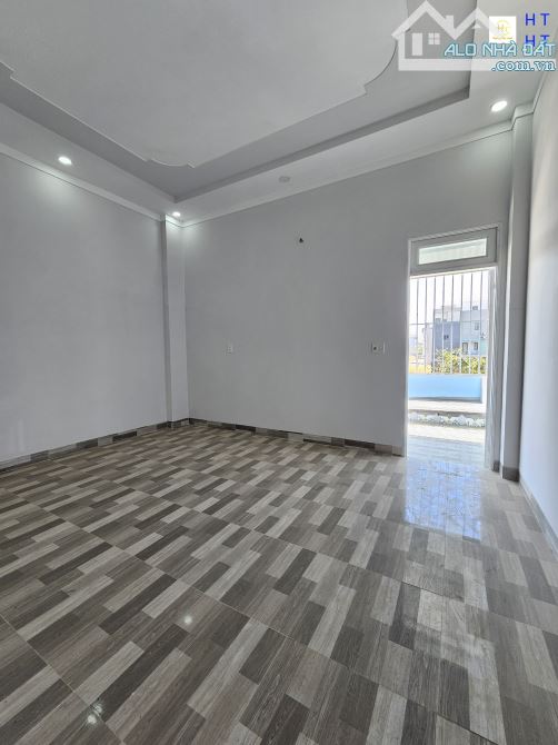 5Tỷ3 TL Bán nhà 1 trệt 2 lầu (100m2) KDC p.An Phú, Tp.Thuận An - 8