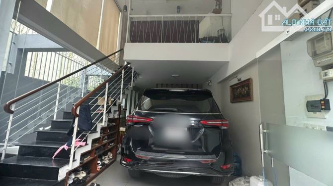 Nhà biệt thự 5 lầu , có 6 PN, 6 tolet, 2 khách, bếp, sân thượng, gara ô tô, ... nội thất x