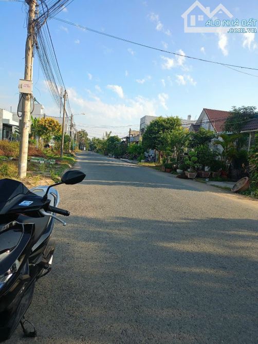 Đất Mt Nguyễn Kim Công đối diện KDC P4, TP Tân An