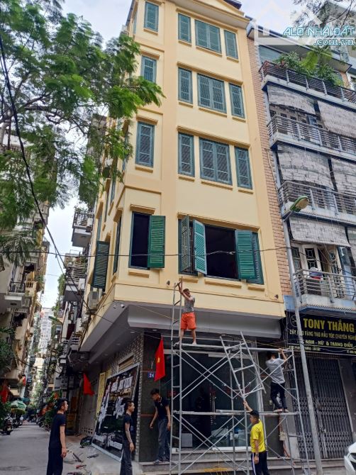 Bán nhà  Trần Thái Tông, Dịch Vọng Hậu, Cầu Giấy gần oto, 61m2, 13 phòng, 10 tỷ