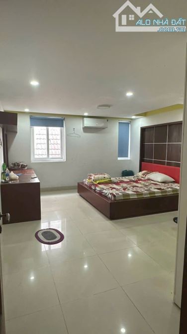Nhà biệt thự 5 lầu , có 6 PN, 6 tolet, 2 khách, bếp, sân thượng, gara ô tô, ... nội thất x - 1