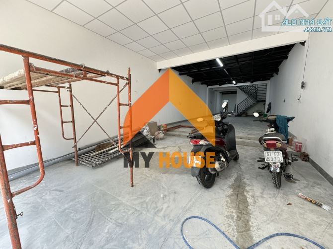 ^^ NHÀ PHỐ mới thẩm mỹ xinh như mộng ngay TRẦN NÃO Q2 250M2 Ạ - 1