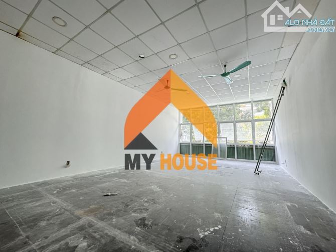 ^^ NHÀ PHỐ mới thẩm mỹ xinh như mộng ngay TRẦN NÃO Q2 250M2 Ạ - 5