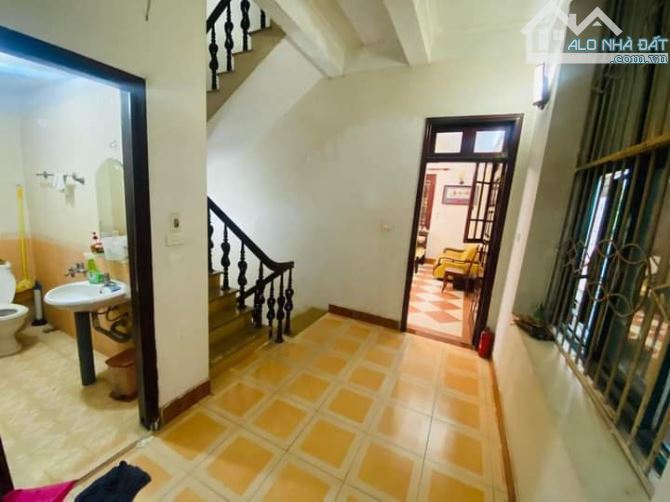 Hoàng Quốc Việt, DT 160M2x6T, MT 10M, giá 131 tỷ Cầu Giấy  toà văn phòng - 1
