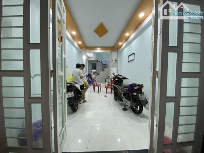 NHÀ BAO ĐẦU TƯ - 11PN - 3 TẦNG BTCT - DÒNG TIỀN 30TR/THÁNG - P3 QUẬN 8 - 5.X TỶ.
