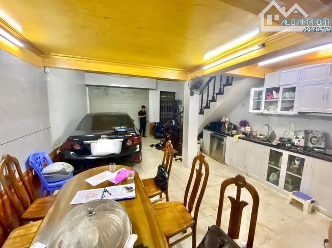 Bán nhà Đường Láng, Đống Đa 44m2, 5 tầng, giá 11 tỷ - 1