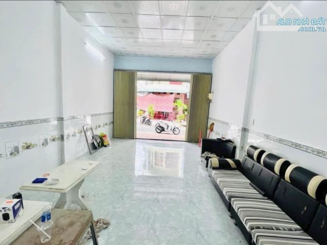 Bán gấp căn nhà tường cấp 4 ở ngay Cầu Vượt Củ Chi,Tân An Hội , Sổ Hồng Riêng, 620triệu - 1