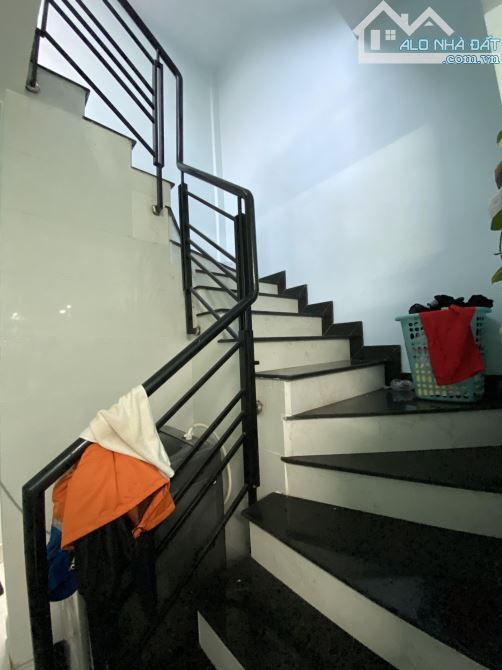 NHÀ BAO ĐẦU TƯ - 11PN - 3 TẦNG BTCT - DÒNG TIỀN 30TR/THÁNG - P3 QUẬN 8 - 5.X TỶ. - 2
