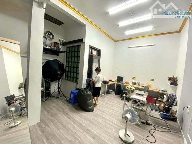 Bán nhà Đường Láng, Đống Đa 44m2, 5 tầng, giá 11 tỷ - 2