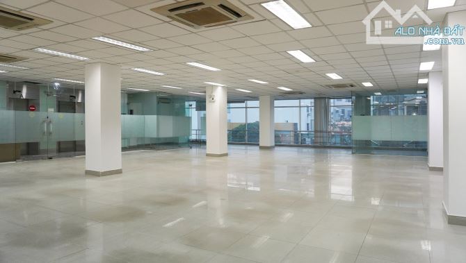 Văn Phòng Cho Thuê Đ.Phan Xích Long, Phú Nhuận, 135m2-200m2, View Kính ,Sàn Suốt