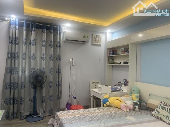 NHÀ ĐẸP, 4 tầng, hồ Linh Quang, Đống Đa 38m2 giá 6 TỶ.