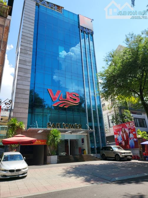 chủ Bán Siêu biệt thự ngay Phan Xích Long, P2, PN; Dt: 8x18m, 4 tầng, Giá 49.7 tỷ