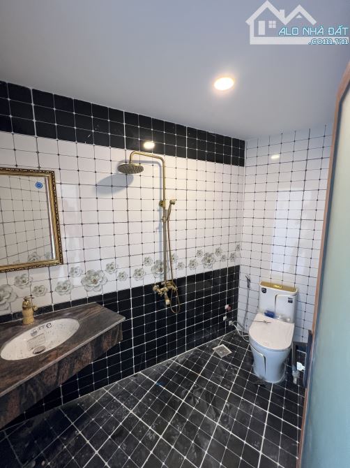 Cho thuê nhà mặt tiền khu Tên Lửa (5x20) 3 tấm giá 15 triệu - 1