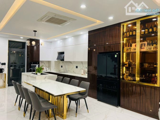 Nhà HOT Phạm Văn Đồng ( 90m2), 4 Lầu Xinh - Đẹp, hẻm thông lung tung giá 13 tỷ TL - 1