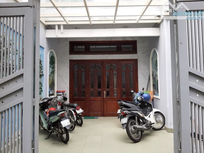 Nhà phố xinh 4.2 x 25.2m 1 trệt 3 lầu Nguyễn Thị Minh Khai Quận 1 TP.HCM - 1
