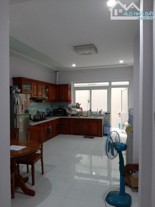 Nhà phố xinh 4.2 x 25.2m 1 trệt 3 lầu Nguyễn Thị Minh Khai Quận 1 TP.HCM - 4