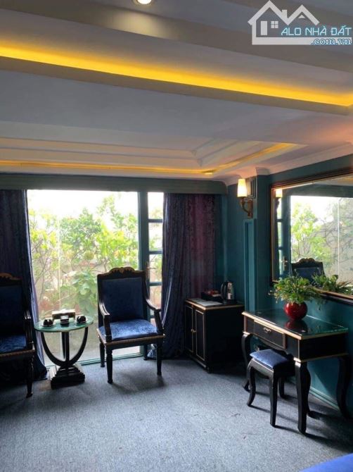 3 PHÚT TỚI HỒ GƯƠM,DÒNG TIỀN 10TỶ/NĂM,BÁN SIÊU KHÁCH SẠN 385M,72TỶ