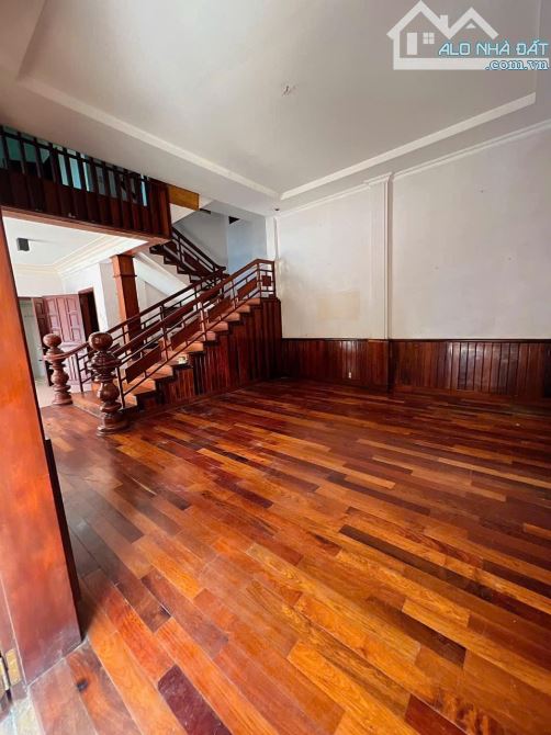 Bán nhà 2 tầng mặt tiền Trần Phú , Phước Vĩnh , TP Huế toàn nội thất gỗ xịn giá chỉ 9,x Tỷ - 4