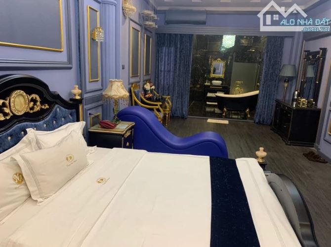 3 PHÚT TỚI HỒ GƯƠM,DÒNG TIỀN 10TỶ/NĂM,BÁN SIÊU KHÁCH SẠN 385M,72TỶ