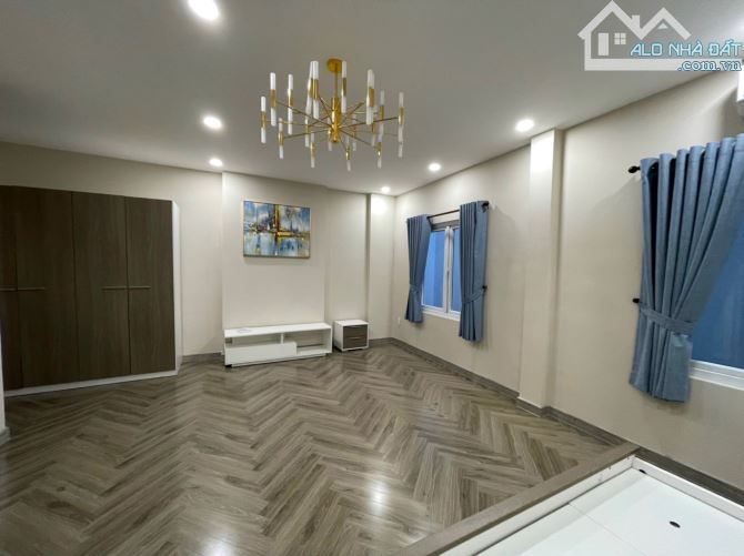 9,5 tỷ giảm còn 8,5 tỷ. Nhà 88,8m2 Võ Thị Sáu gần chợ Tân Định. Xây 1 trệt 2 lầu, hẻm 6m - 10