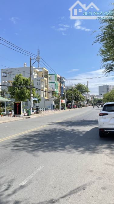 14.5 tỷ - BÁN GẤP Căn nhà 4 lầu mặt tiền man thiện ,p. Tăng Nhơn Phú A ,tp . Thủ Đức - 2