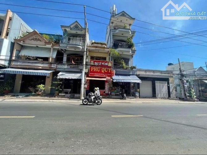 BÁN NHÀ MẶT TIỀN 1 trệt 2 lầu Trần Phú TP. VT vị trí đẹp buôn bán tốt Giá 6 TỶ
