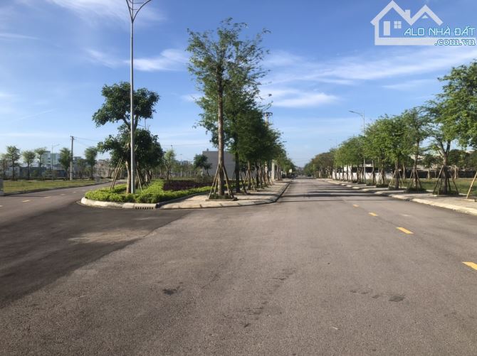 bán đất 2 mặt tiền  đường Bạch Đằng view sông Bàn Thạch Tam Kỳ