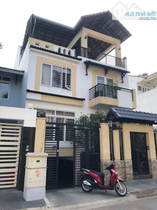 Biệt thự Cao Đức Lân,An Phú,Quận_2 Hầm trệt 2 lầu 450m2