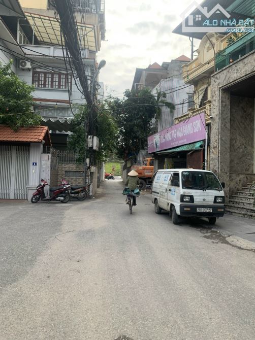 BÁN MẢNH ĐẤT XÓT BỒ ĐỀ LONG BIÊN 82M-4,7MT.12,8 TỶ MẶT NGÕ Ô TÔ TRÁNH KINH DOANH BẤT CHẤP - 1