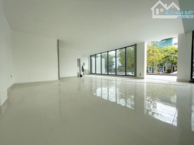 Cho thuê Tòa Nhà Mặt Tiền Đường Lương định của An Phú Quận_2 Hầm 5 tầng 700m2 sàn - 2