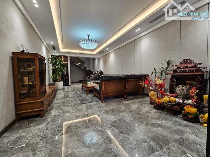 Cực hiếm giá tốt. Mặt phố Nguyễn Văn Lộc 70m2x5 tầng chỉ 20.5 tỷ - 2