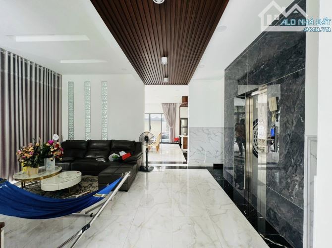 BIỆT THỰ LÔ GÓC 3 MT - HẦM 4 TẦNG 25M x 21M - HỒ CÁ KOI HƠN CHỤC TỶ - HÀ HUY GIÁP 4x TỶ - 5