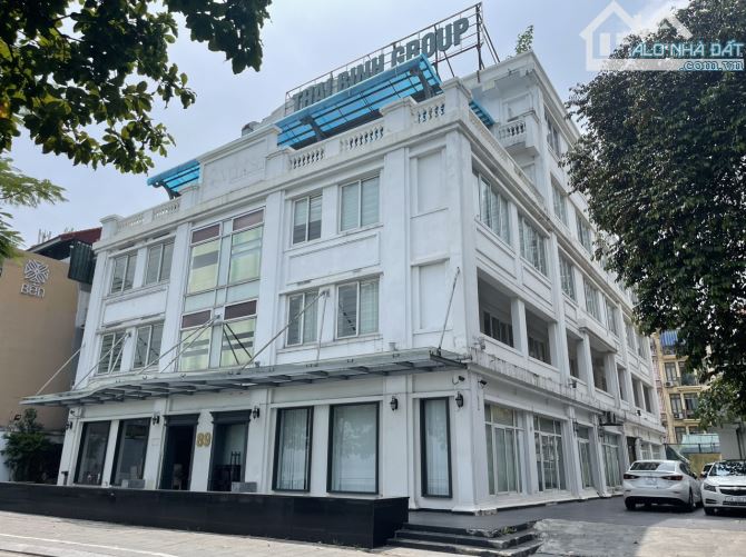 Cho thuê nhà MP Triệu Việt Vương 234m2 x 3T, MT 12M. Vị trí gần Vincom Bà Triệu, KD all