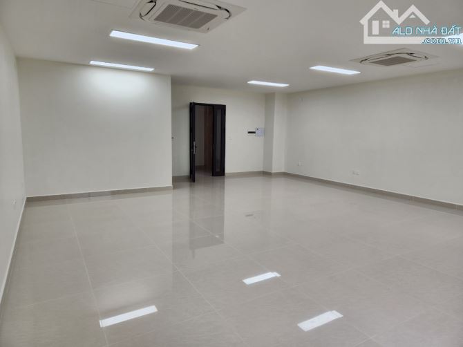 CHO THUÊ NHÀ - SHOPHOUSE MẶT PHỐ NGUYỄN VĂN HUYÊN -180M2 XÂY 5 TẦNG THÔNG SÀN CÓ THANG MÁY - 6