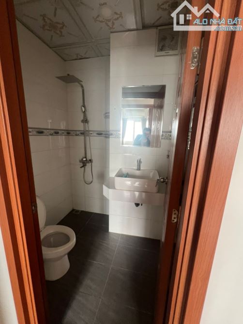 Bán Gấp căn hộ 91m2 toạ lạc Trung Tâm Q1, HCM. Đ/c: 203 Nguyễn Trãi - 3